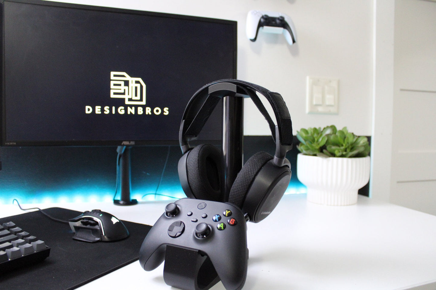 Universal Controller and Headset Desk Top Stand, Xbox Controller, PS5 Controller, Turtle Beach, Hyper X, Steel Series, Scuf